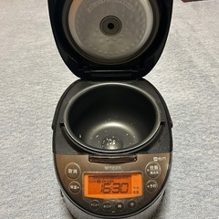 炊飯器 の画像