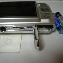 【★HITACHI　日立 コンパクト　デジカメ HDC-508X　2.4TFT液晶モニター　説明書　美品】の画像