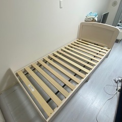 ニトリ　ベッドフレーム　シングル　ホワイト