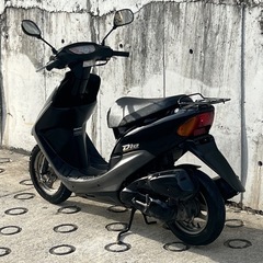 大人気セール‼️安心のバッテリー新品✨️前後タイヤ新品✨️嬉しいシート張り替え♪オイル満タン補充済み🈵オイル交換不要⭕️継ぎ足しだけで🆗2サイクルでパワフルな走り💨AF34 ライブディオ ✴の画像