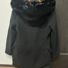 one way ファーフード付きコートの画像