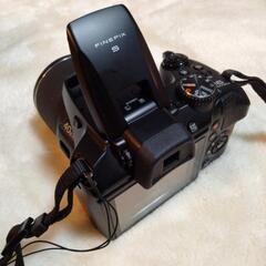 デジカメ　FinePix S8200 FUJIFILM  美品　の画像