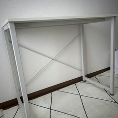 白いテーブルの画像