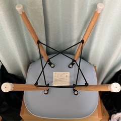 ニトリ　北欧風シンプルシェル型チェアの画像