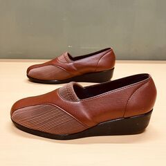 のびのびらくらく幅広甲ストレッチシューズ（ブラウン）24.0EEEEの画像