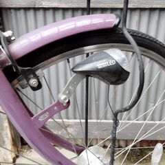 折り畳み自転車　6段変速　紫　２６型　オートライト　ベル付き　後輪ロック付き　譲渡証明書あり　後輪スポーク折れてパンクもしてますの画像