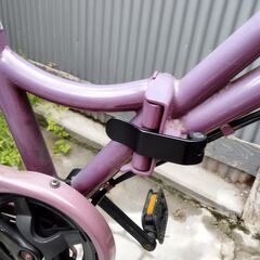 折り畳み自転車　6段変速　紫　２６型　オートライト　ベル付き　後輪ロック付き　譲渡証明書あり　後輪スポーク折れてパンクもしてますの画像