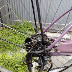 折り畳み自転車　6段変速　紫　２６型　オートライト　ベル付き　後輪ロック付き　譲渡証明書あり　後輪スポーク折れてパンクもしてますの画像