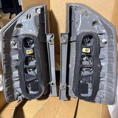 トヨタ　ノア　70系後期　クリア
テールランプ　左右セットの画像