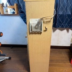 照明付きシステム棚　引き取りokの画像