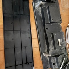 無料 テレビの付属品かテレビスタンドの付属品の画像