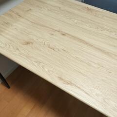 軽量ダイニングテーブルの画像