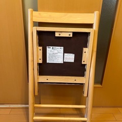 折りたたみ椅子の画像
