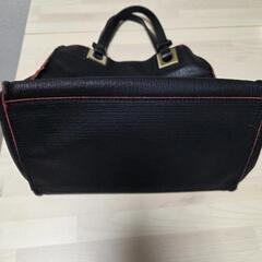 FURLA　鞄　バッグ　バック　Bag　ブラック　黒　バイカラー　フルラ　赤　レッド　の画像