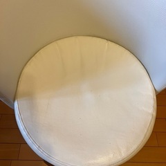 回転椅子(白)の画像