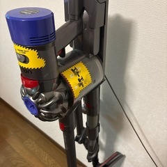 ダイソン掃除機　V8 fluffy＋　（値段交渉可） 　の画像