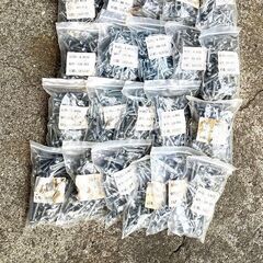 床束　スチール束 　束ジャッキー　750用 Fタイプ 　タナカ オメガー　束200本　専用ビス付き2000本の画像