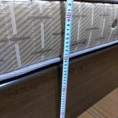 シモンズ引き出し付きセミダブルベッドの画像