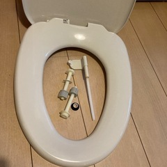 トイレの便座(シャワー無し)TOTOの画像