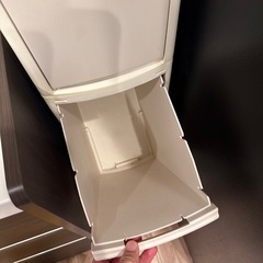 キッチンで使える　縦型ストッカーの画像