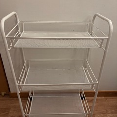分解できるタイヤ式のラックの画像