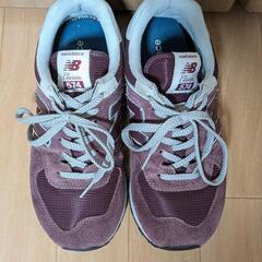 New Balance 574 レッド スニーカーの画像