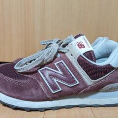New Balance 574 レッド スニーカーの画像