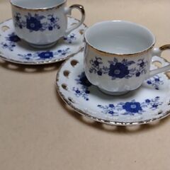 カップ4個＆ソーサー5枚