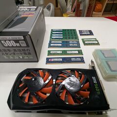 電源ユニットとメモリの画像