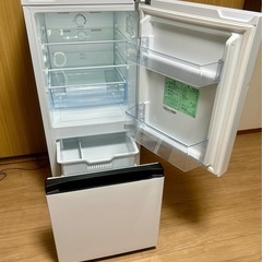 【美品】2022年 2ドア冷凍冷蔵庫 135ℓ Hisense HR-D1304【PayPayお支払い出来ます】の画像