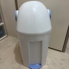 オムツ用ゴミ箱の画像