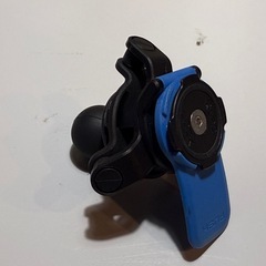 QUAD LOCK iPhone MAGケース+リング+衝撃吸収ダンパーの画像