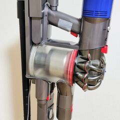 ダイソン dyson V7 Slim【充電スタンド・掃除ツール付】の画像