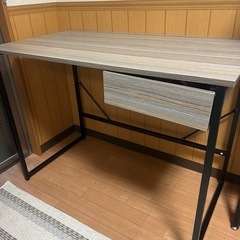 机　デスクの画像