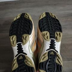 【7月26日迄】adidas フットサルシューズ 28.0センチの画像