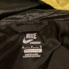 NIKE ウインドブレーカーの画像