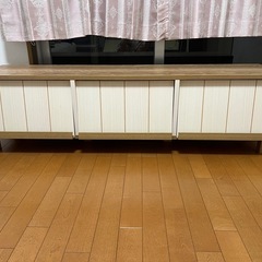 テレビボードの画像