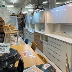 【愛品館 江戸川店 】4枚スイング扉キッチンボード PAMOUNA（パモウナ）の画像