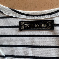 大幅値下げ‼️大人気のCECIL  McBEE‼️ 肩にリボンをあしらった清楚で可愛らしいワンピース‼️の画像