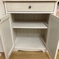 キャビネット　カップボード　木目調　ホワイトの画像