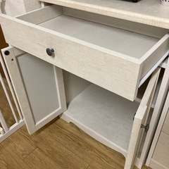 キャビネット　カップボード　木目調　ホワイトの画像