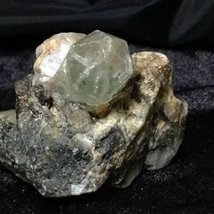 ★水晶★ヒマラヤ水晶★母岩付★天然石 原石 苔入 レインボーの画像