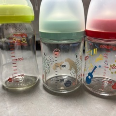哺乳瓶7本セット売り今月中なら哺乳瓶更にオマケあるかも🌟の画像