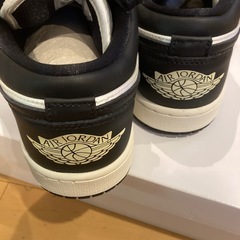 AIR JORDAN1ロー　スニーカー ホワイト/ブラックウィメンズ27.5cmエアジョーダン
の画像