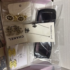 CHANEL ピアス サングラス セットの画像