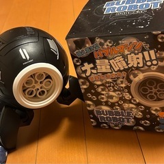 夏のレジャーに！背中に背負えて遊べる水鉄砲と自動噴射のバブルマシン、シャボン玉マシンの画像