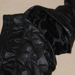 ★超お買い得革ジャン/SIZE-L/艶やかで上品さあり/上質な牛革/本革メンズ レザージャケットライダース (体感展示処分品/極上新品同様)の画像