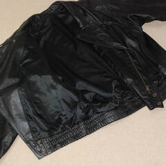 ★超お買い得革ジャン/SIZE-L/艶やかで上品さあり/上質な牛革/本革メンズ レザージャケットライダース (体感展示処分品/極上新品同様)の画像