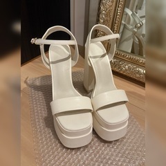 【GRL】スクエアトゥチャンキーヒールサンダル / オフホワイト 23.5cmの画像
