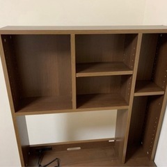 棚付き勉強机 コンセント付きの画像